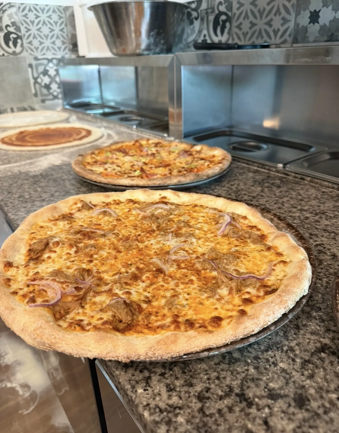 Látványkonyhánkban készülő pizzák